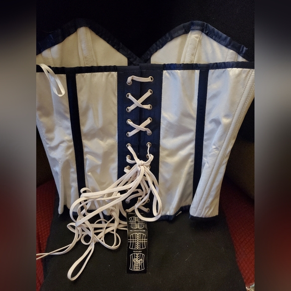 BNWT White and navy steel-boned corset size XL - Picture 3 of 3